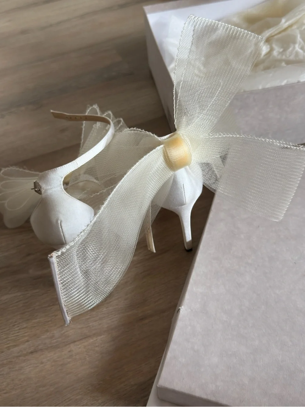 Jimmy Choo Aveline 100 ivory